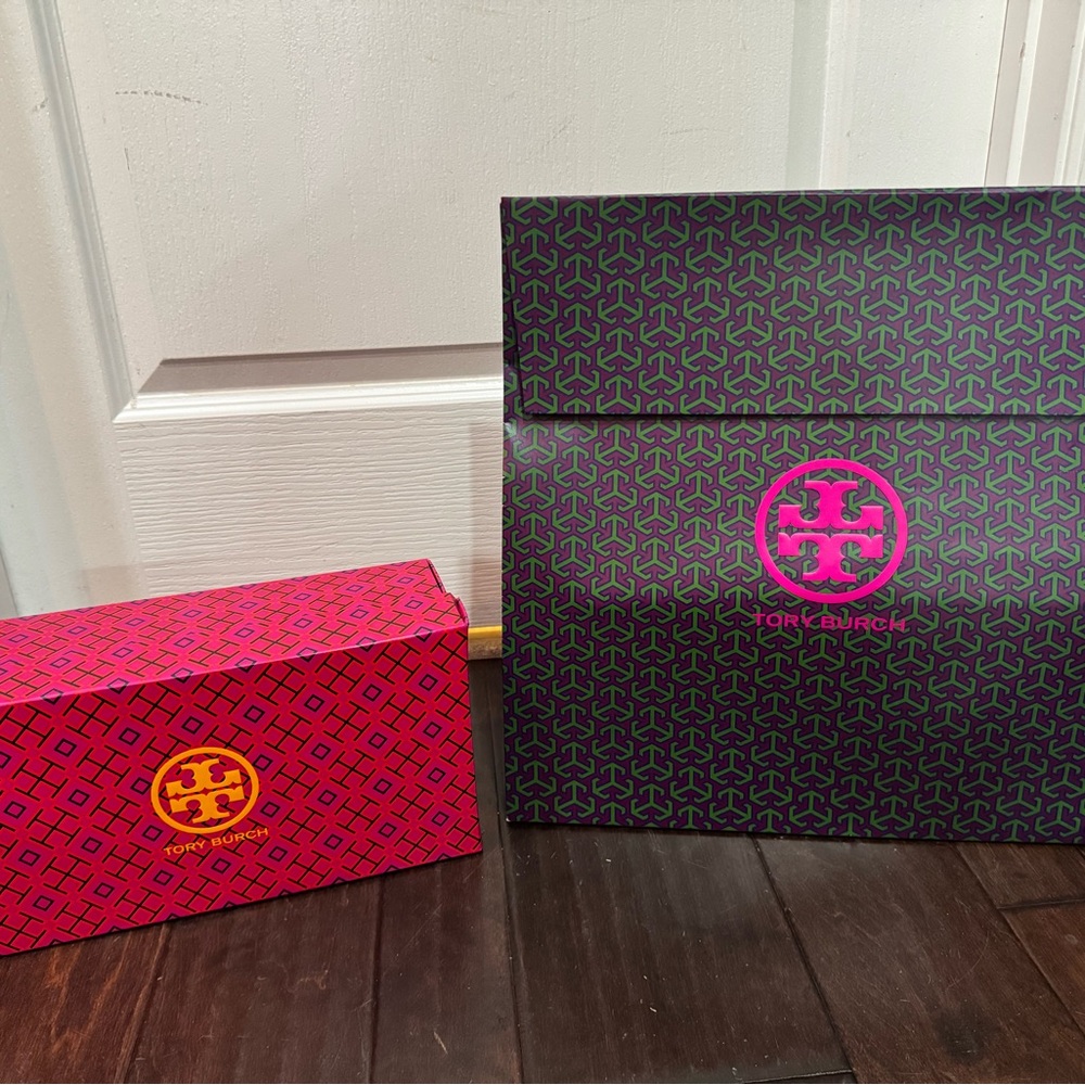 Tory Burch Pink and Black Gift Set
